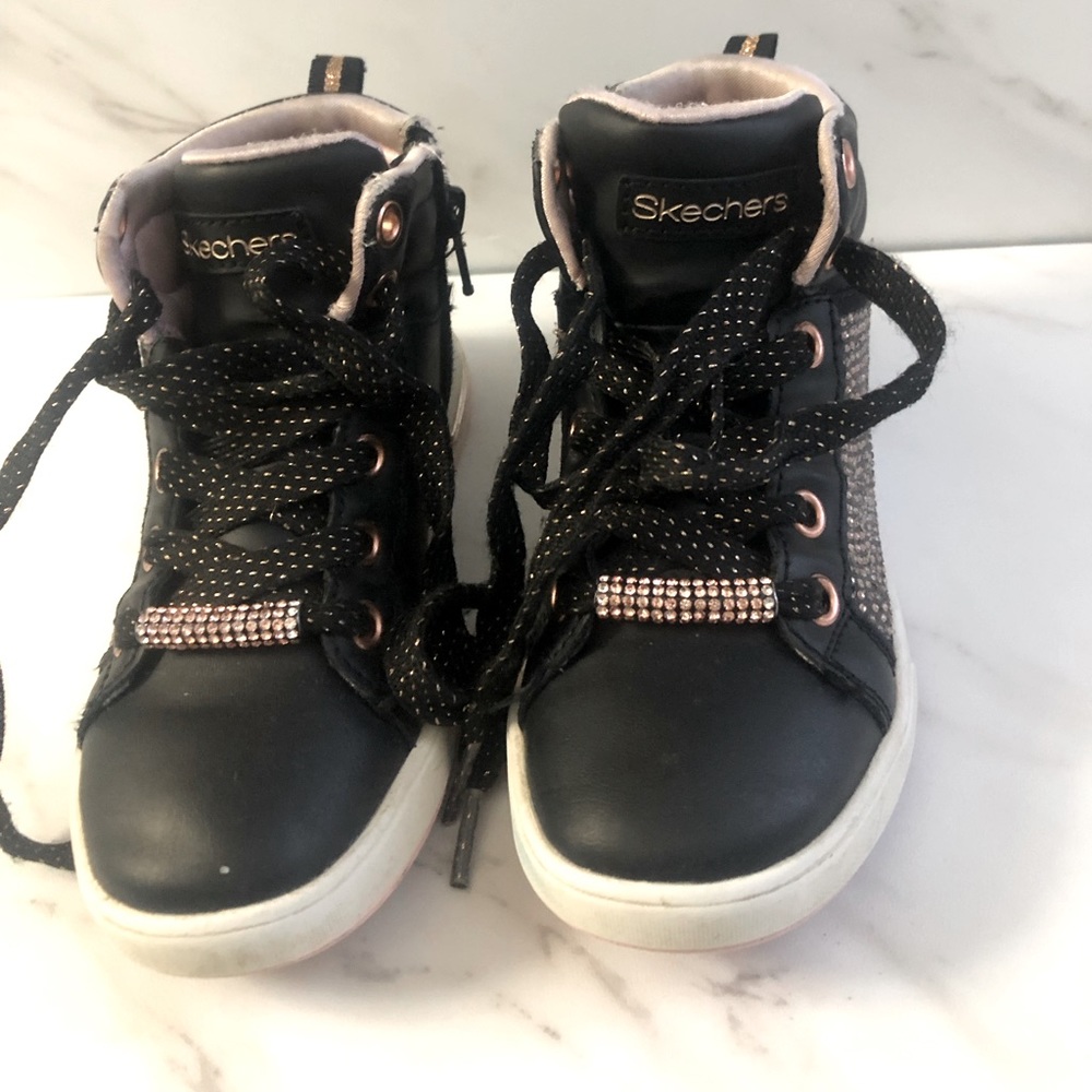 Skechers